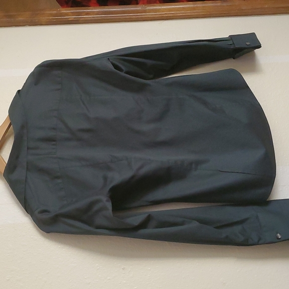 Banana Republic tailored green top - Picture 7 of 7